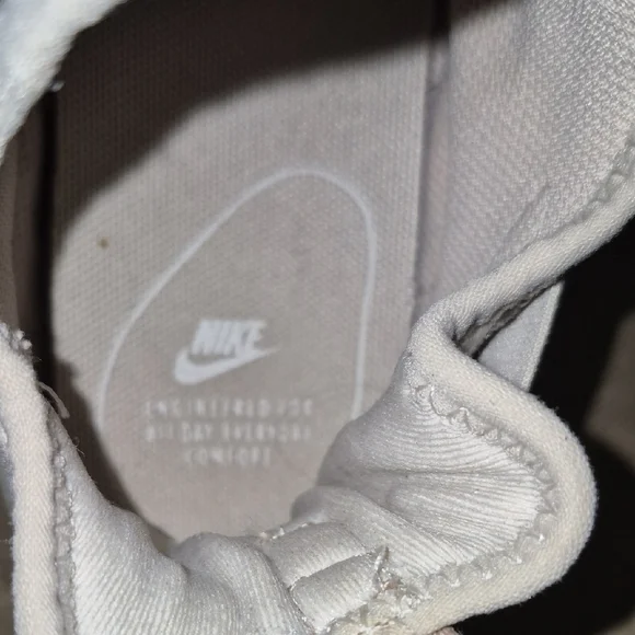 Air Huarche By Nike Women's Sneakers - Picture 6 of 9